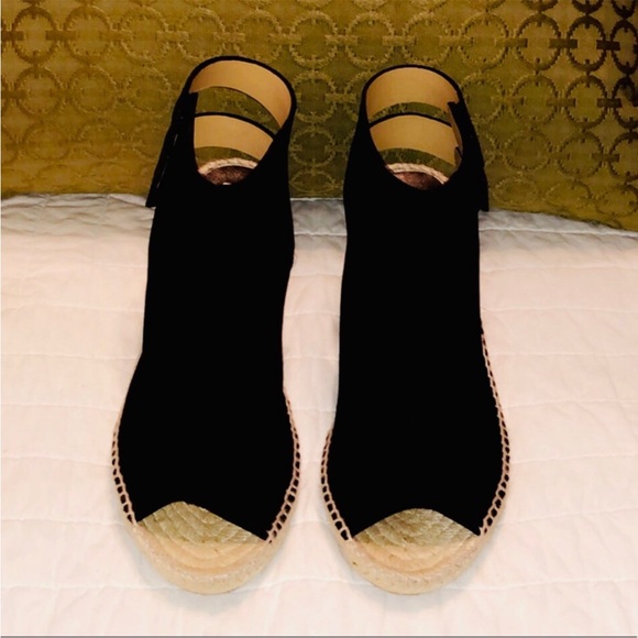 NIB Bettye Muller, Espadrille Sling Wedges, Black Suede/Woven Straw, Sz 9 - Picture 2 of 6